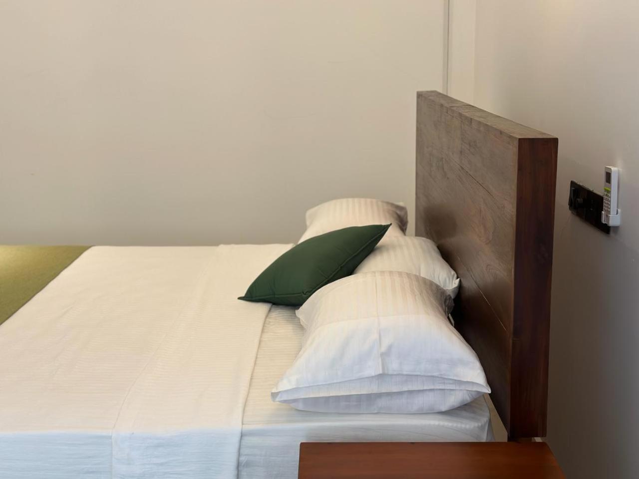 Emerald Home Stay アヌラーダプラ エクステリア 写真