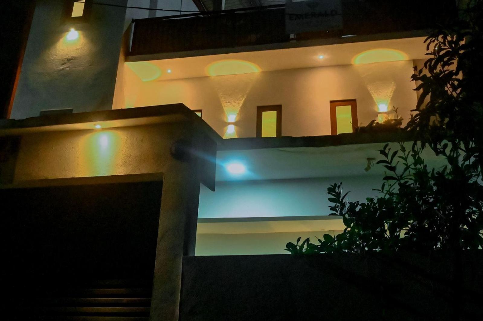 Emerald Home Stay アヌラーダプラ エクステリア 写真